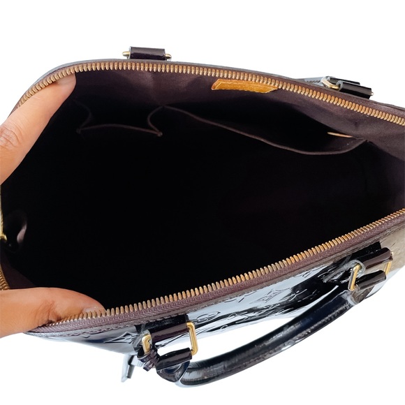 SALE!! Louis Vuitton Amarante GM Vernis Alma Bag - Picture 10 of 14
